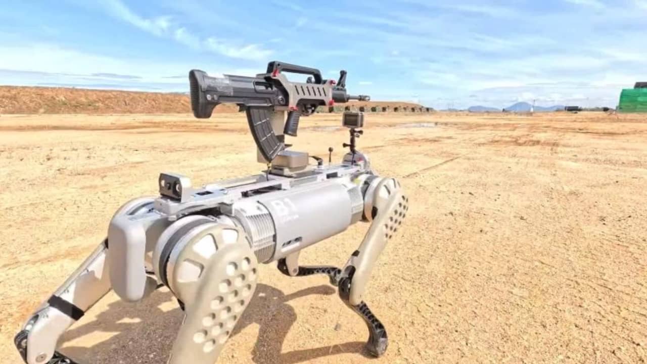 قد يحل مكان البشر في القتال.. شاهد ما يمكن لكلب روبوتي مسلح أن يفعله