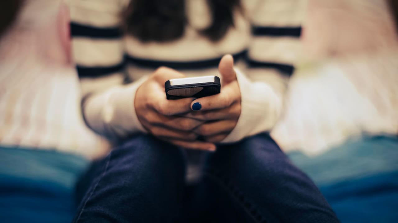 هكذا يؤثر إدمان الإنترنت على أدمغة المراهقين بحسب دراسة جديدة