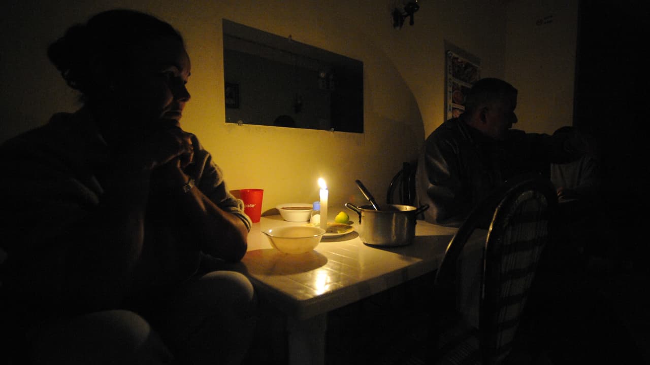 الإكوادور.. انقطاع التيار الكهربائي عن جميع أنحاء البلاد.. والحكومة توضح السبب