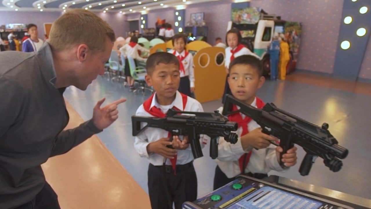 بموقف صادم.. شاهد رد طفل كوري شمالي سأله مذيع CNN إن كان سيطلق النار عليه لو علم أنه أمريكي؟
