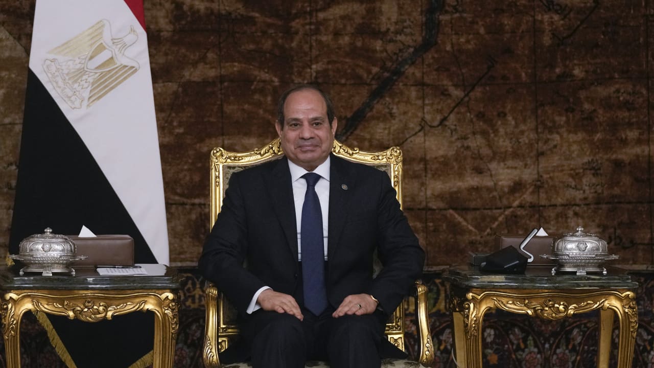 "أنا معجب بإدارتك لمصر".. رئيس صربيا يثير تفاعلا خلال لقائه السيسي في القاهرة