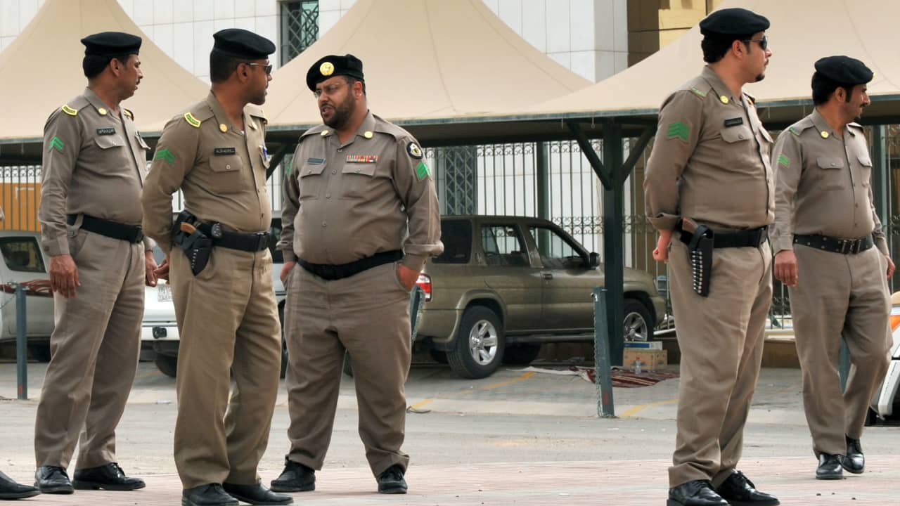 السعودية: تنفيذ حكم القتل تعزيرًا بحق سعودي مُدان بـ"إطلاق النار والانضمام لخلية إرهابية"
