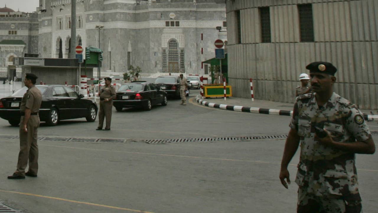السعودية تنفذ إعدامين في مكة بحق مواطن ووافد وتكشف ما أدينا به