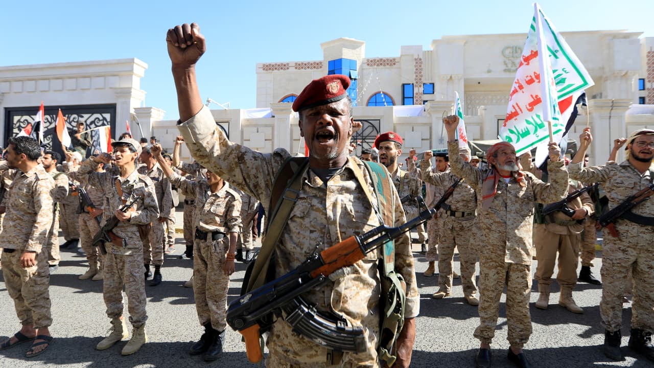 الجيش الأمريكي يعلن تدمير 4 زوارق مسيرة للحوثيين في البحر الأحمر