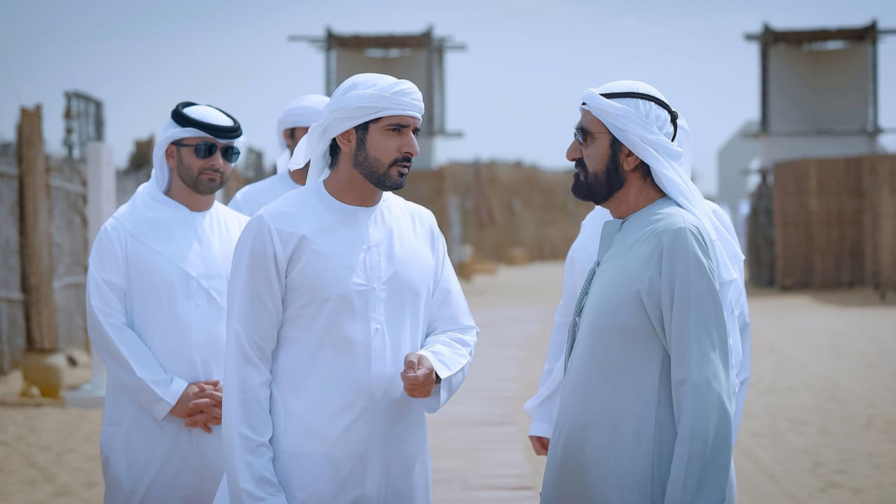 في "مخيم دبي".. حمدان بن محمد يجمع مسؤولين كـ"عائلة" ومحمد بن راشد: "لا ننتظر المستقبل"