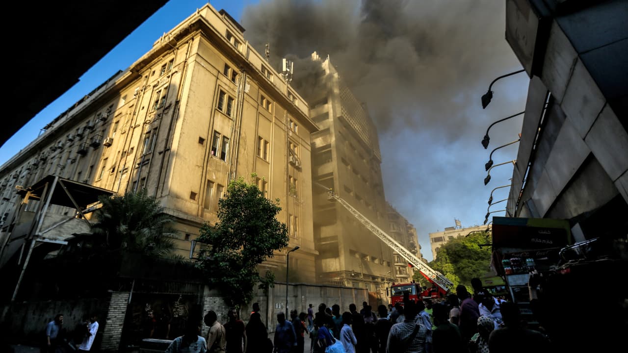 مصر: مصرع 4 أشخاص بحريق سنترال رمسيس.. ووزير الاتصالات: الخدمات ستعود تدريجيا 
