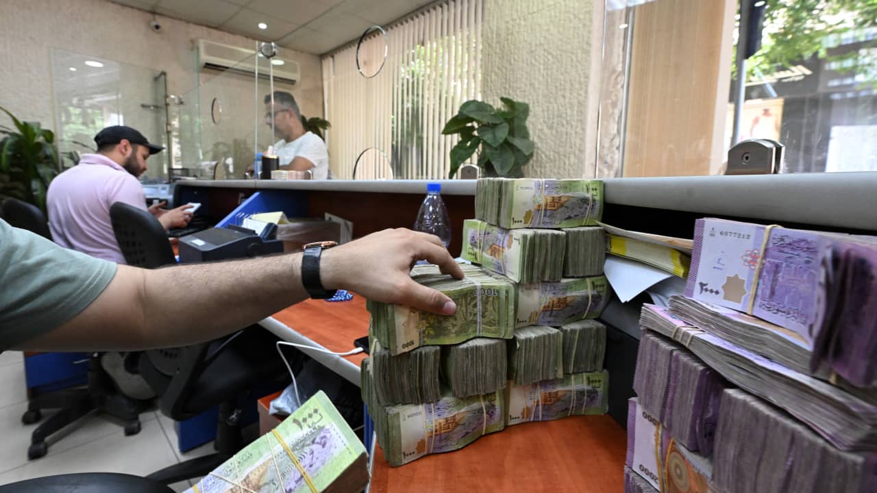 "الليرة الجديدة".. مصرف سوريا المركزي يكشف ملامح العملة الوطنية وحسم قرار حذف صفرين منها