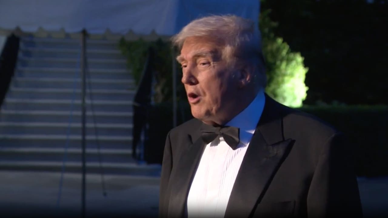 صحفي يواجه ترامب: هل ضغطت على ABC لإقالة جيمي كيميل؟ شاهد كيف رد