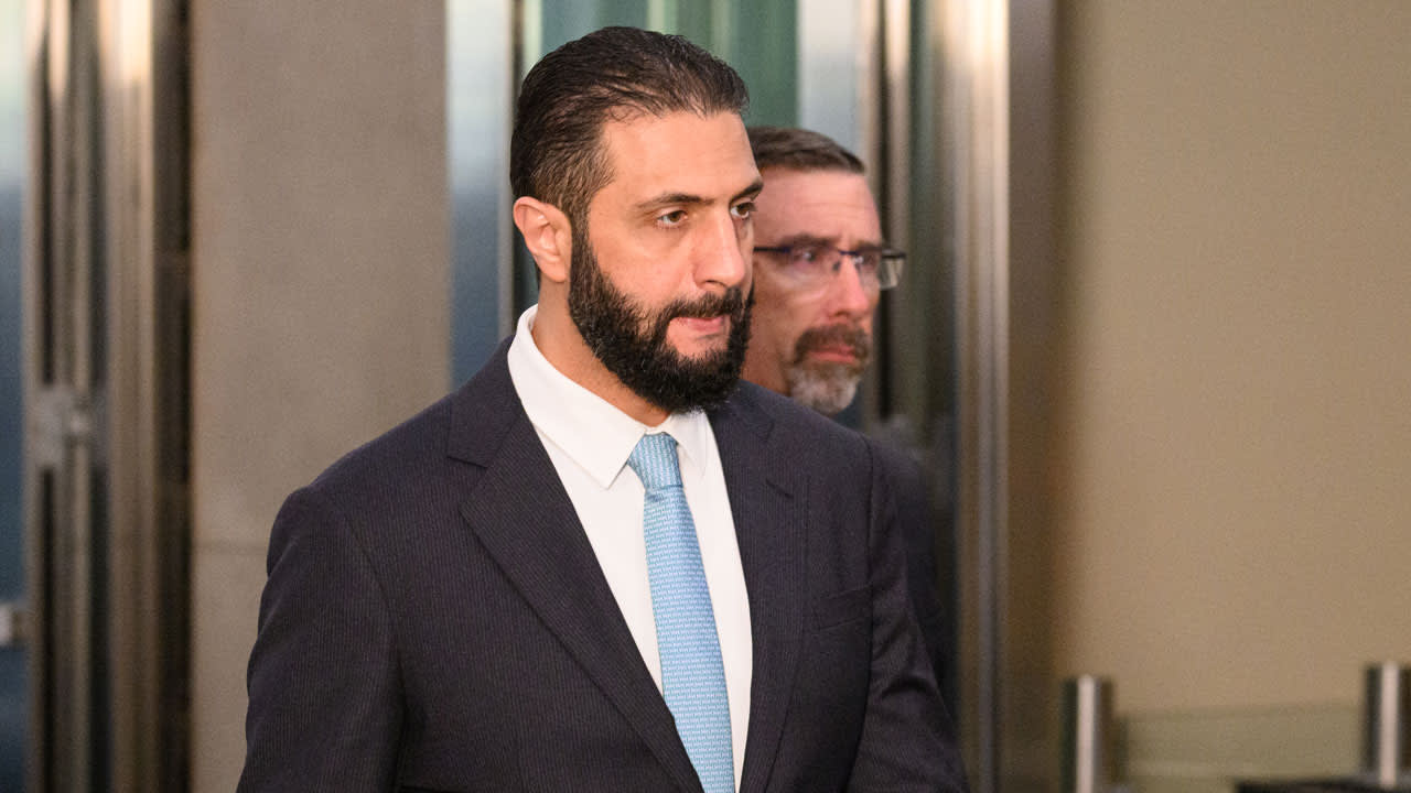 السعودية.. فيديو رد فعل أحمد الشرع على طرح "دول تُدمن على المعونات" ووضع سوريا يشعل تفاعلا