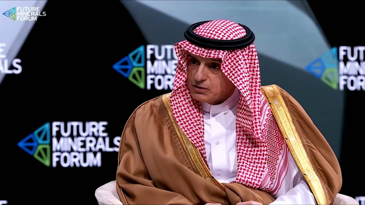 مذيعة CNN تسأل عادل الجبير عن احتمال عمل عسكري أمريكي ضد إيران.. كيف رد؟