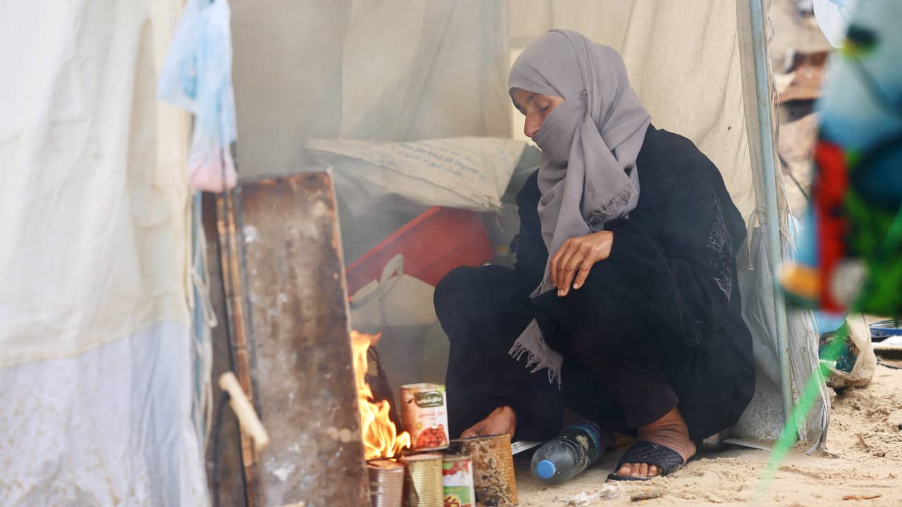 غزة.. البرد وسوء التغذية يودي بحياة المزيد من الضحايا وسط أمطار الشتاء