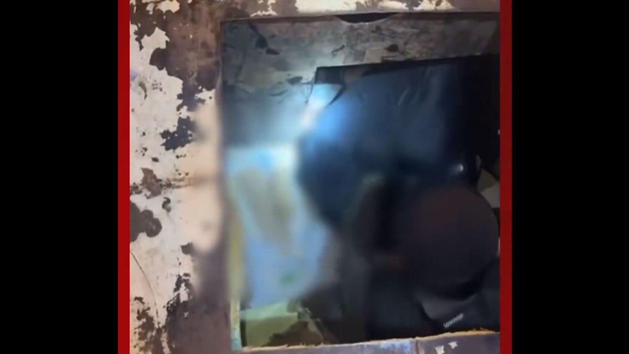 السعودية.. فيديو وافد مصري خبأ مخدرات في "صهريج" وقود