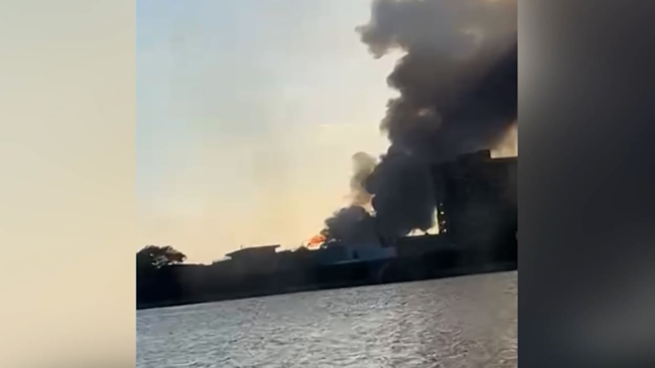 شاهد.. حريق بعد انفجار ضخم هز مصفاة "فاليرو" للنفط بولاية تكساس الأمريكية