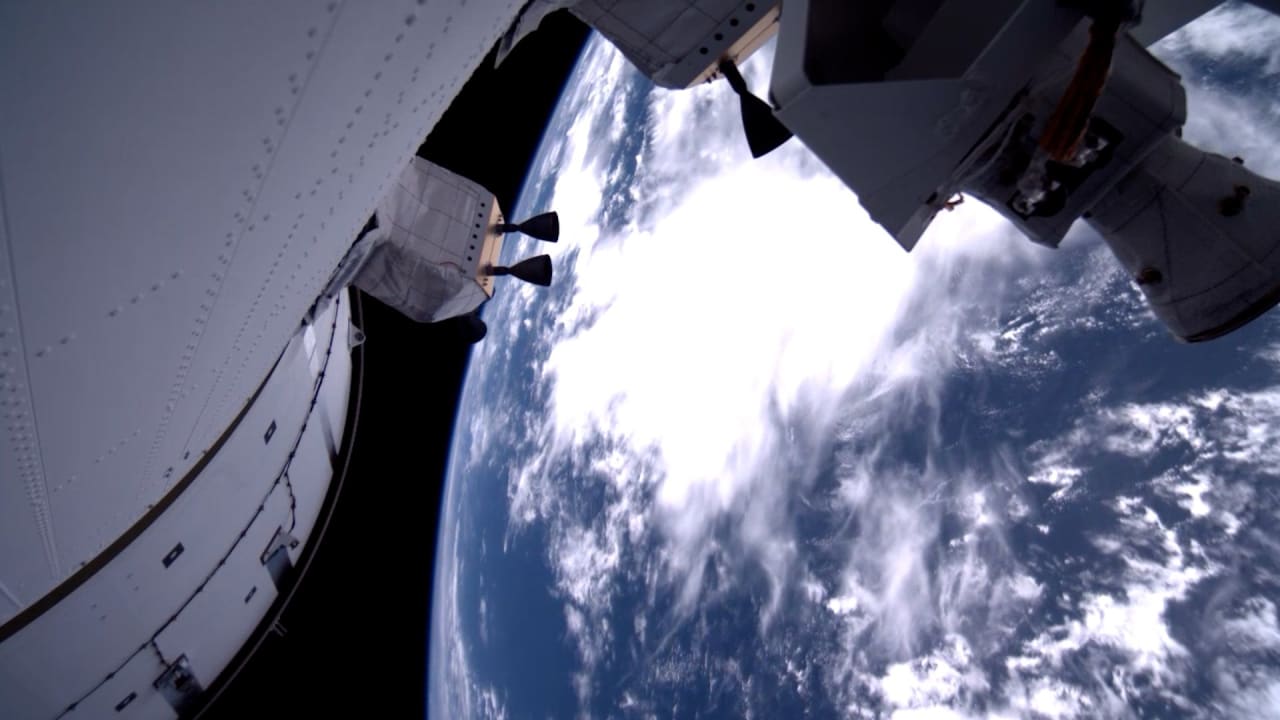 مركبة "أرتميس 2" تكشف عن مشهد مذهل للأرض لحظة تنفيذها مناورة في الفضاء