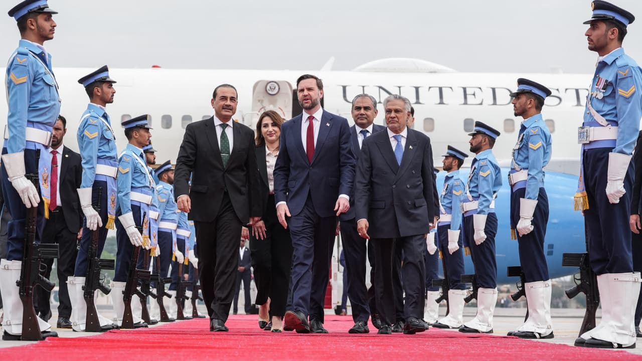 "على أمل تمديد الهدنة".. باكستان تحافظ على "قنوات مفتوحة" بين إيران وأمريكا 