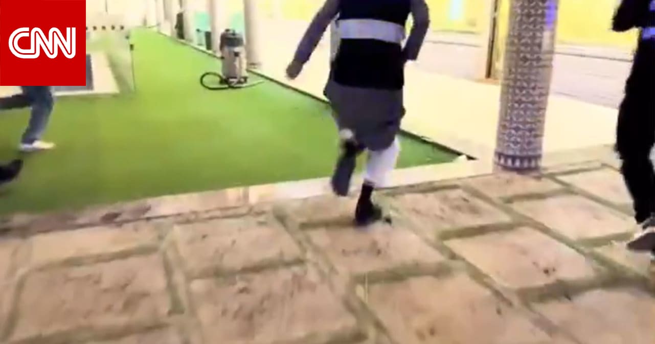 الكويت.. الشيخ فهد يعقب بعد مقطع ضبط شخص اختبأ بمزرعته الفارهة
