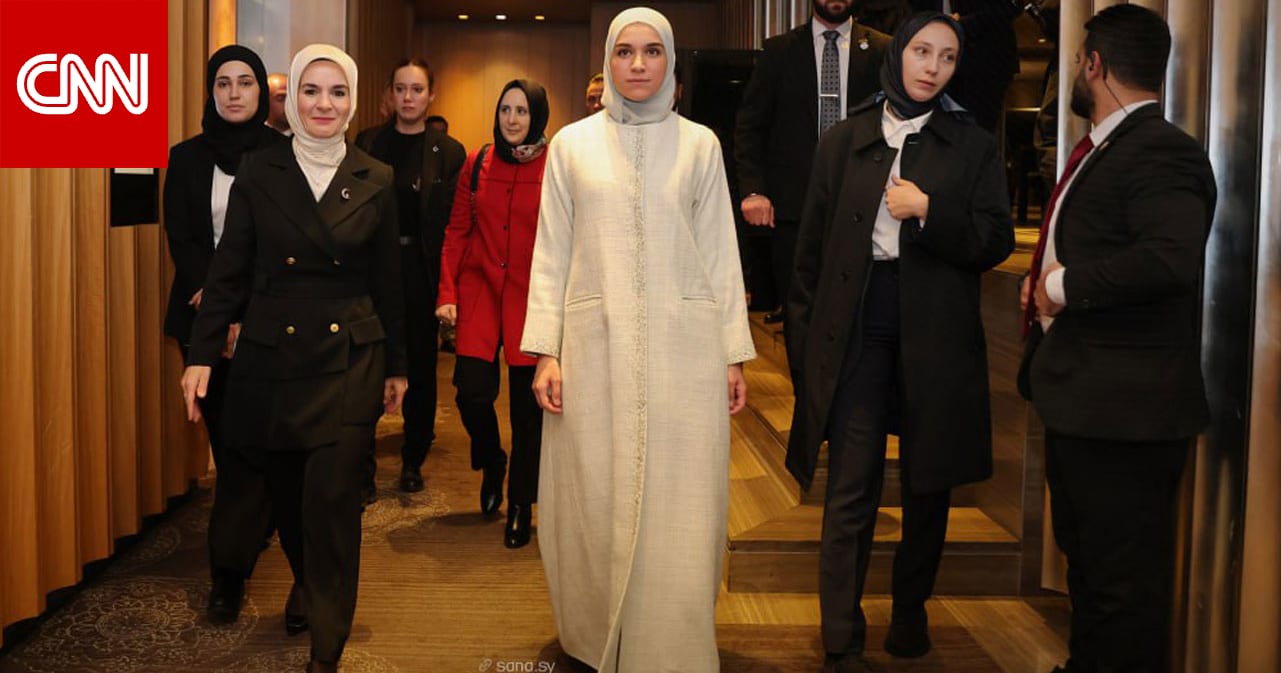 سوريا.. صور لطيفة الدروبي زوجة أحمد الشرع بزيارة إلى إسطنبول التركية 