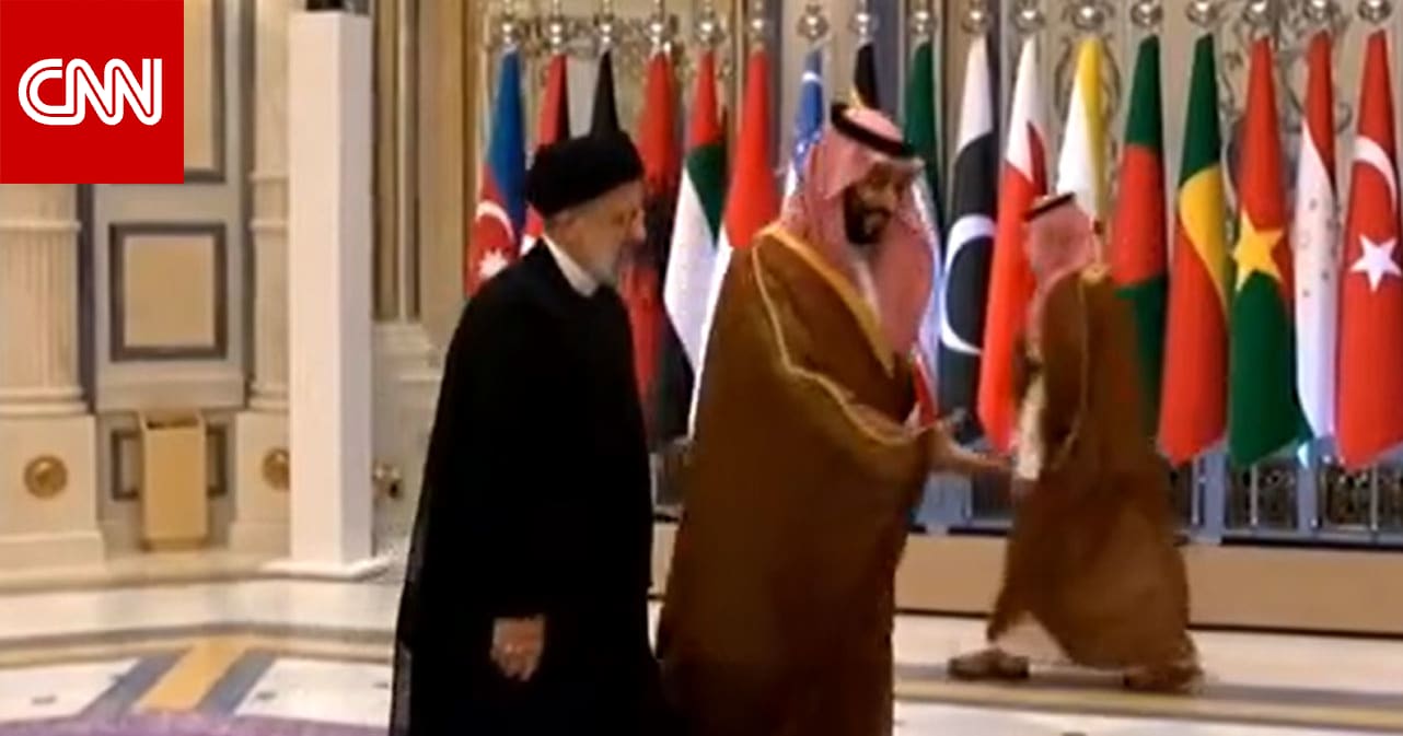 البروتوكول وخروج محمد بن سلمان "شخصيا" لاستقبال رئيس إيران بمقر القمة يثير تفاعلا