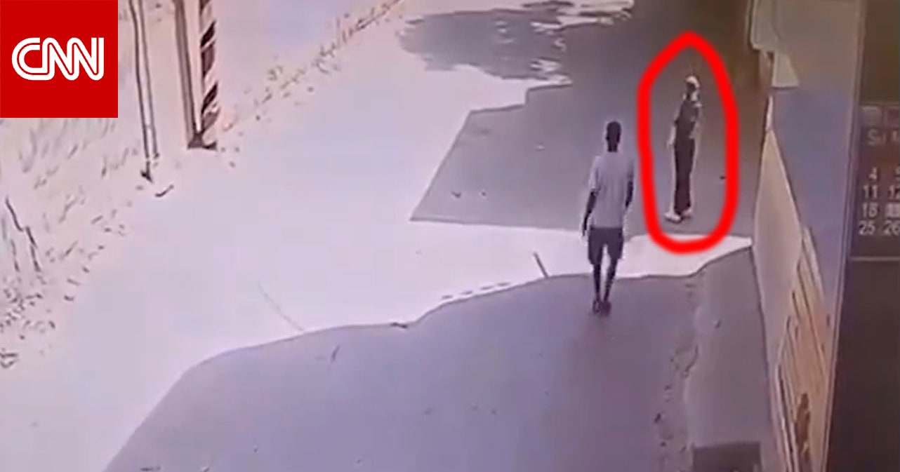 مصر.. فيديو صادم لما فعله شخص بفتاة تسير في الشارع والداخلية ترد