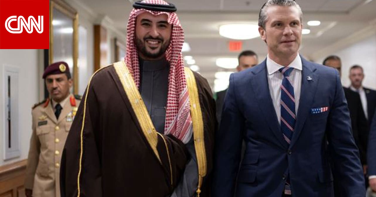 السعودية.. الجيش الأمريكي يعلق على صورة الأمير خالد بن سلمان وهيغسيث