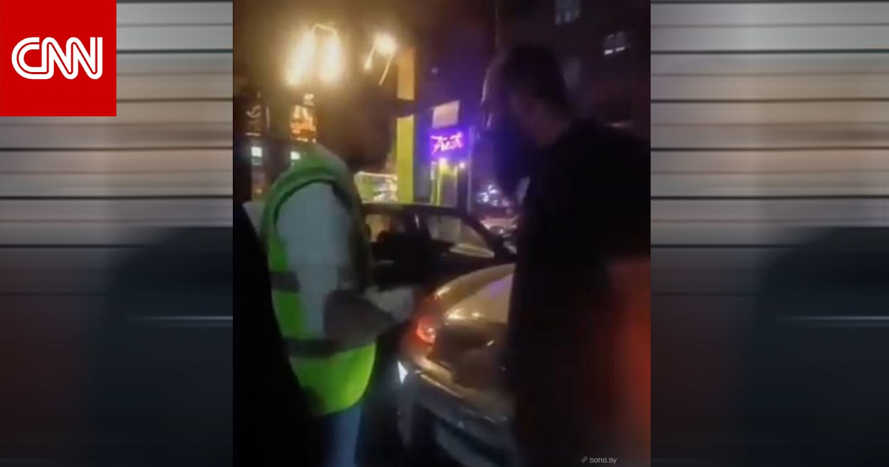 سوريا.. جملة "انا استخبارات ولاك" بفيديو رجل يهدد شرطي تشعل ضجة والأمن يرد