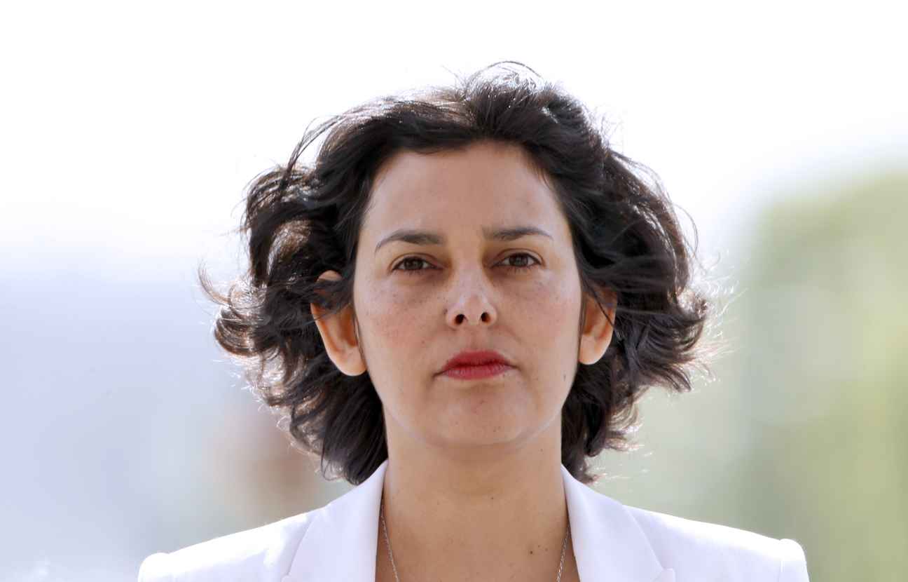 تعيين مسؤولة مغربية الأصل في منصب وزيرة العمل بالحكومة الفرنسية