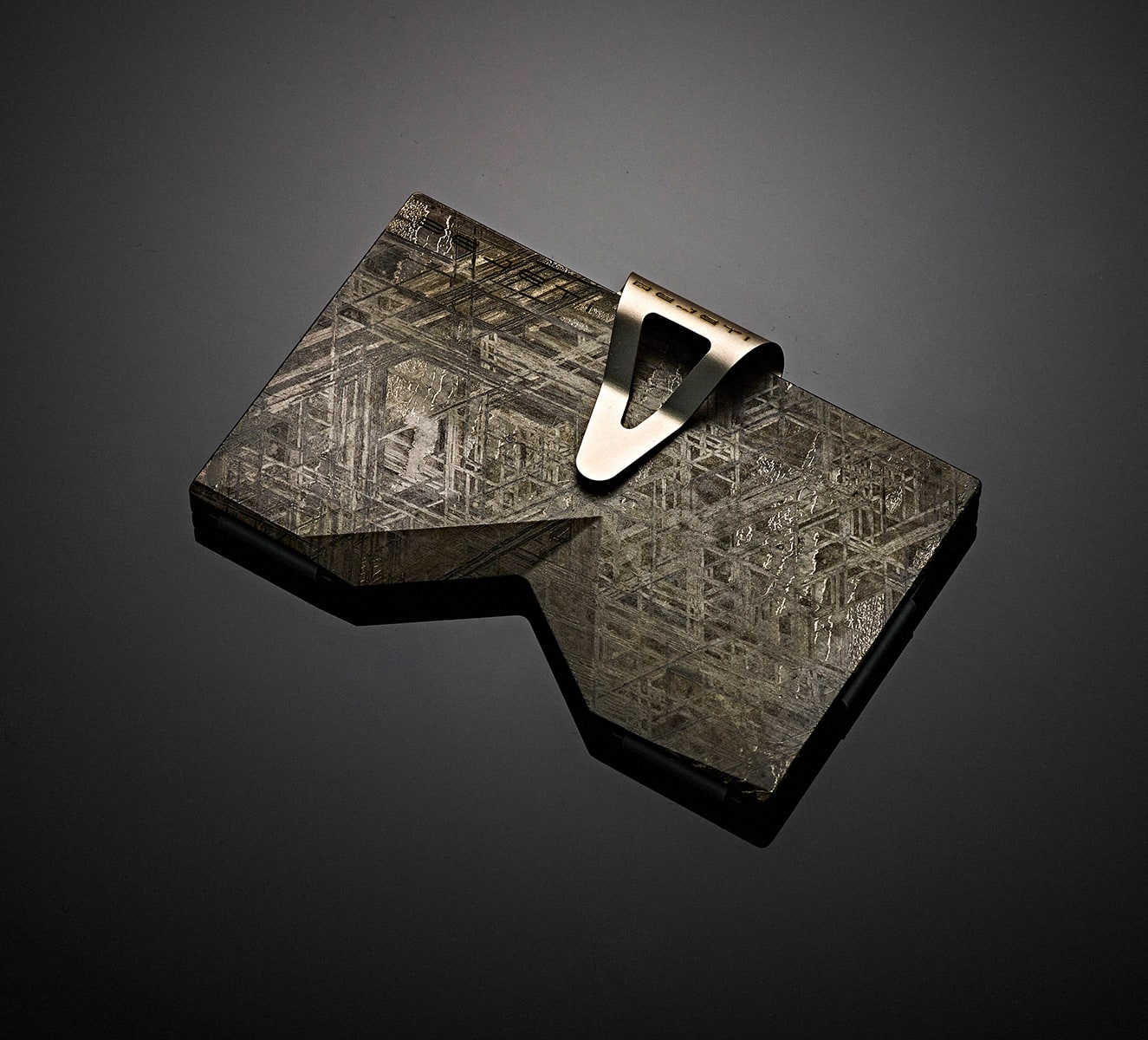 Cette société a fabriqué le premier portefeuille fait d'une météorite. Combien pensez-vous que cela coûte ?