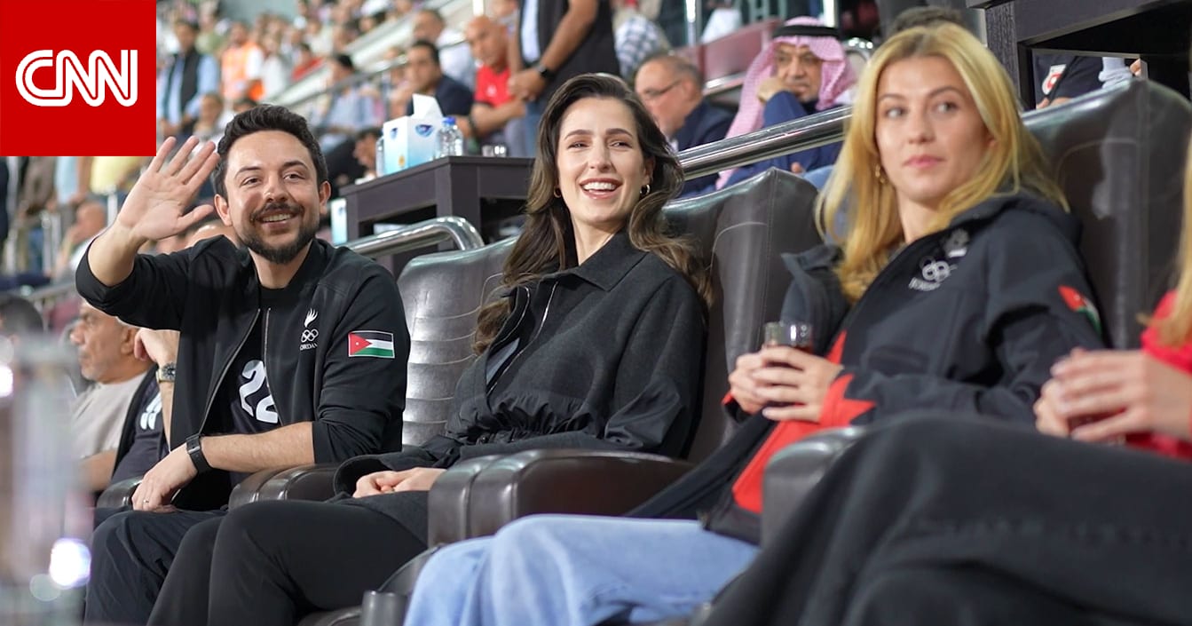 الأردن.. وجه الأميرة رجوة يشعل تفاعلا بمباراة عُمان ومطالب وجهت لولي العهد الأمير الحسين بن عبدالله