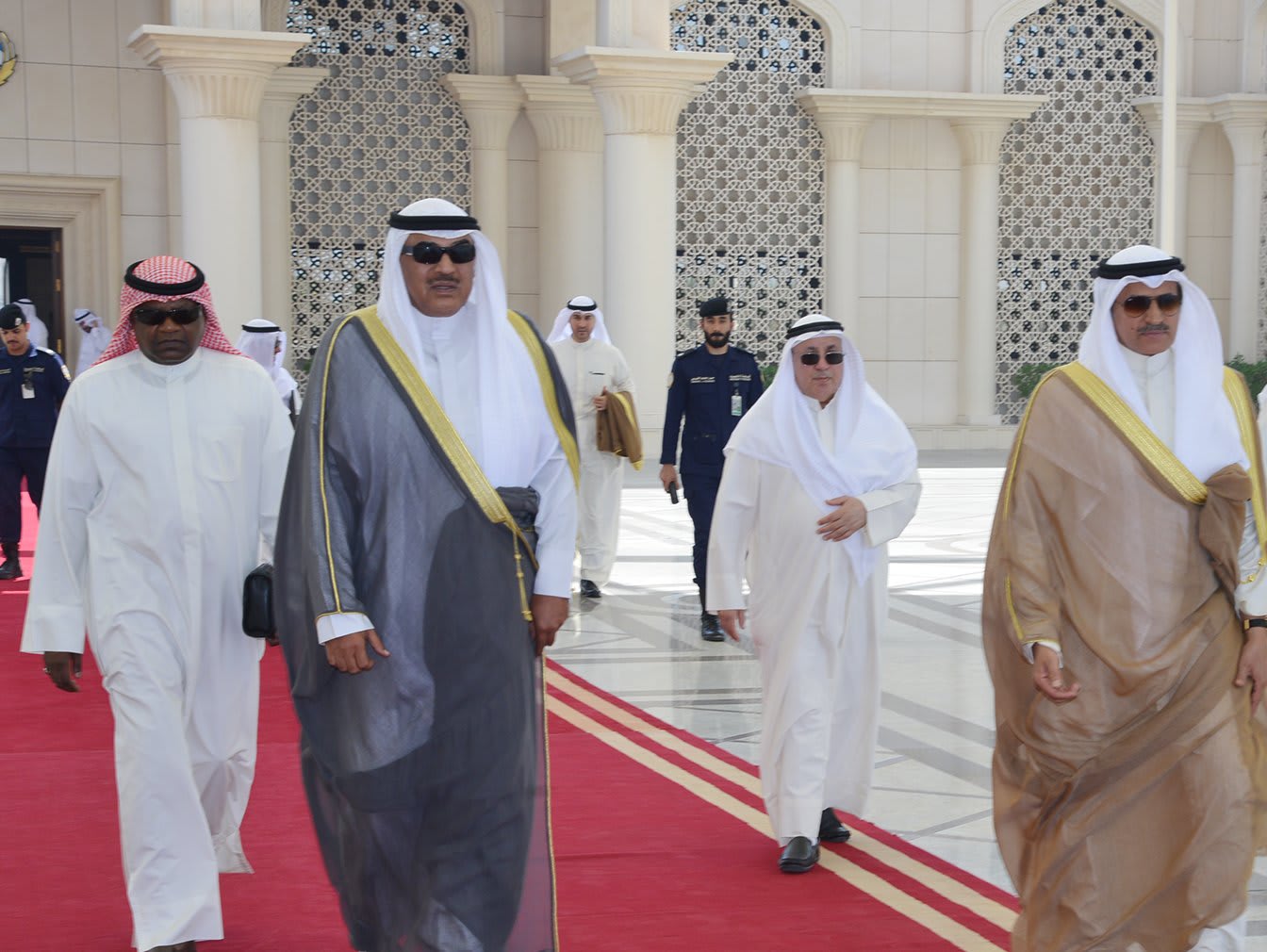 مبعوث أمير الكويت يتجه إلى السعودية ومصر حاملاً رسالتين إلى الملك سلمان والسيسي
