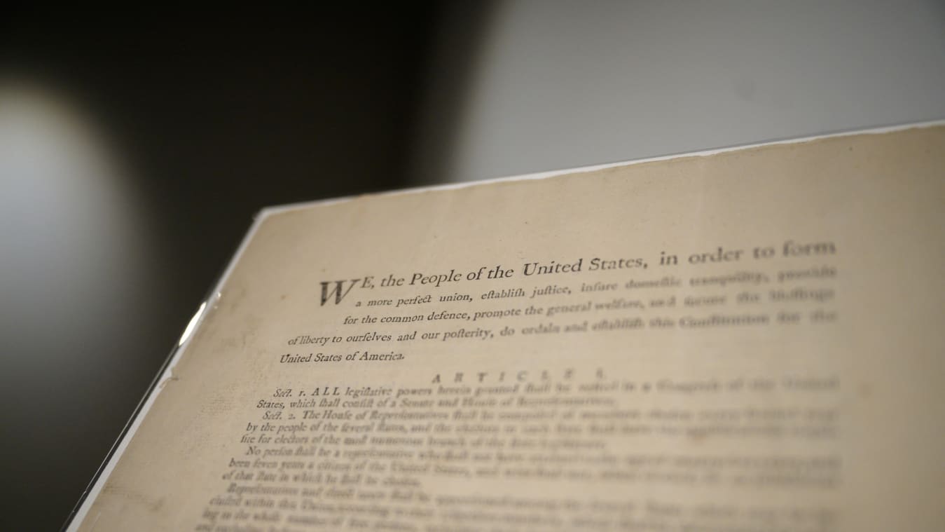 نسخة نادرة من الطبعة الأولى للدستور الأمريكي حققت 43،2 مليون دولار