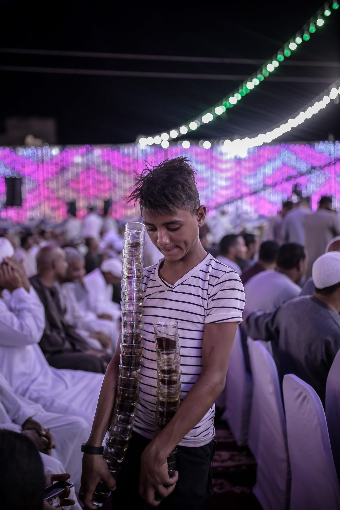 مصور يوثق جانبا مخفيا لحفلات الزفاف الشعبية في صعيد مصر مصور يوثق جانبا مخفيا لحفلات الزفاف الشعبية في صعيد مصر