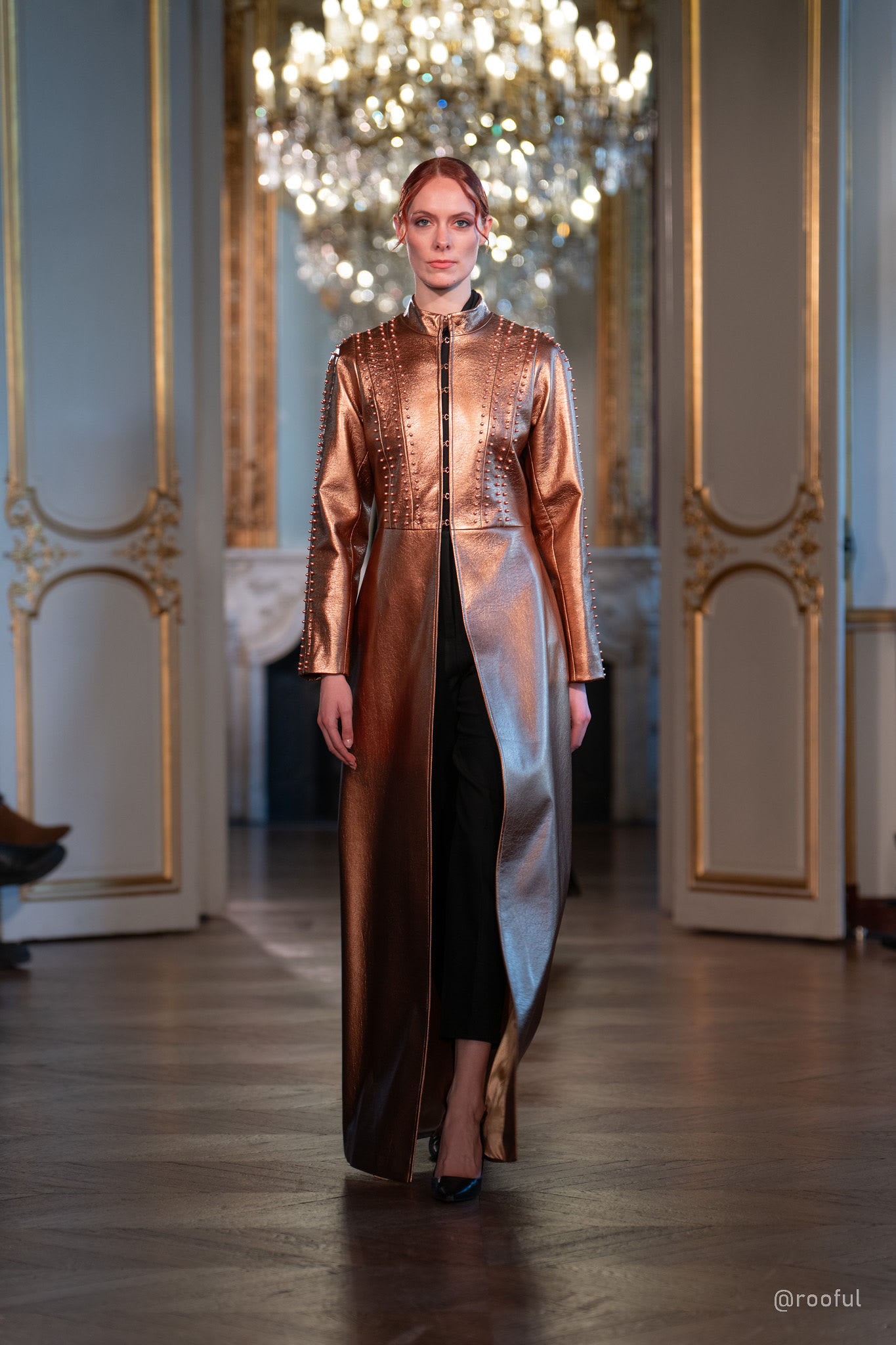 الموضة العربية المحتشمة تنافس الأزياء الجريئة على منصات باريس