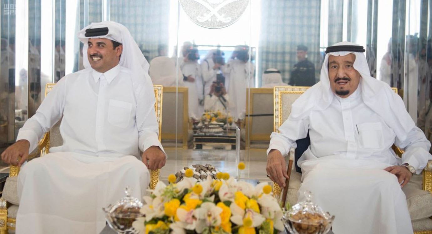 أمير قطر يقوم بزيارة قصيرة للسعودية