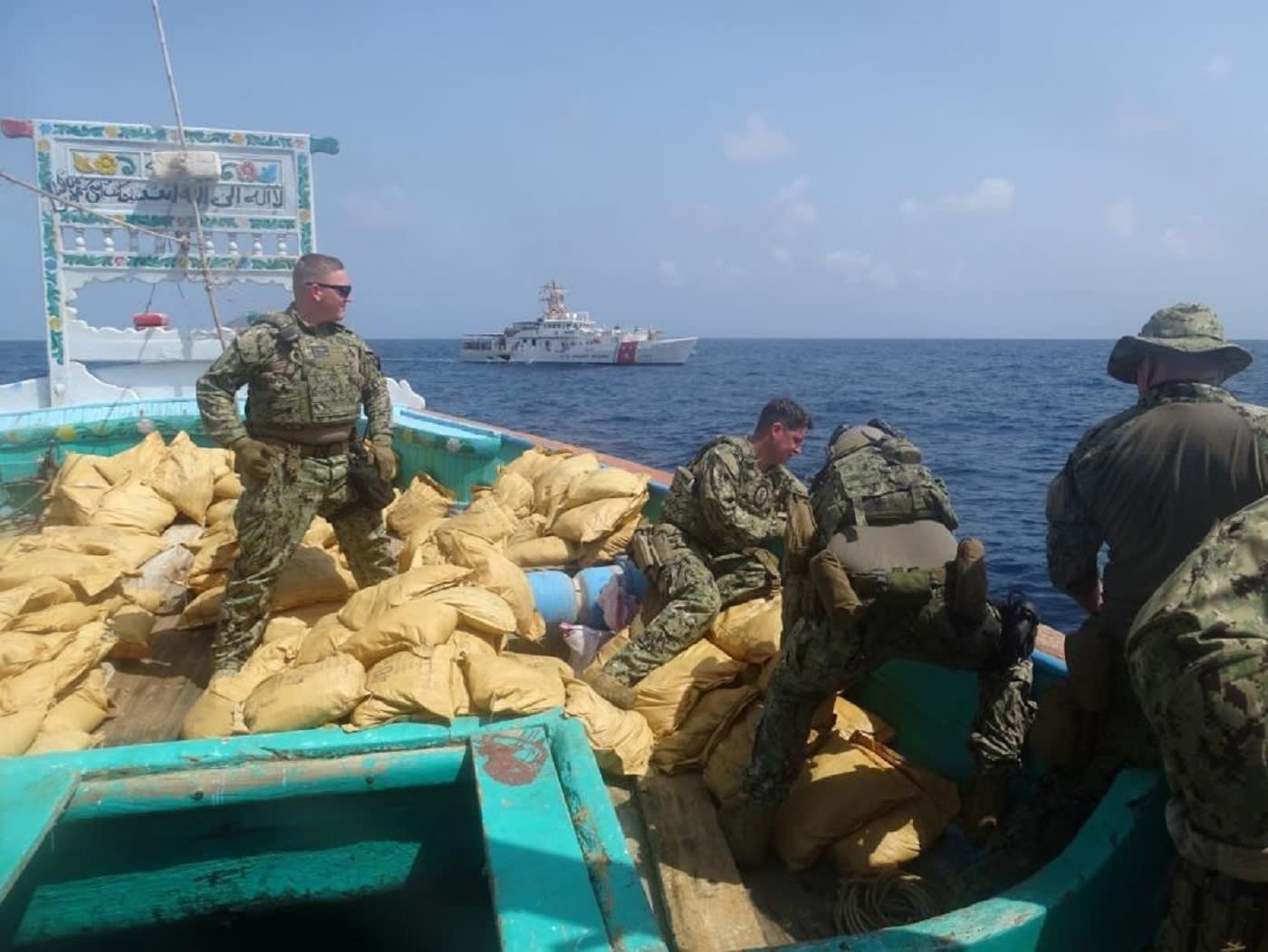 الأسطول الخامس الأمريكي: مصادرة ما يقدر بنحو 85 من الهيروين من سفينة في بحر عُمان