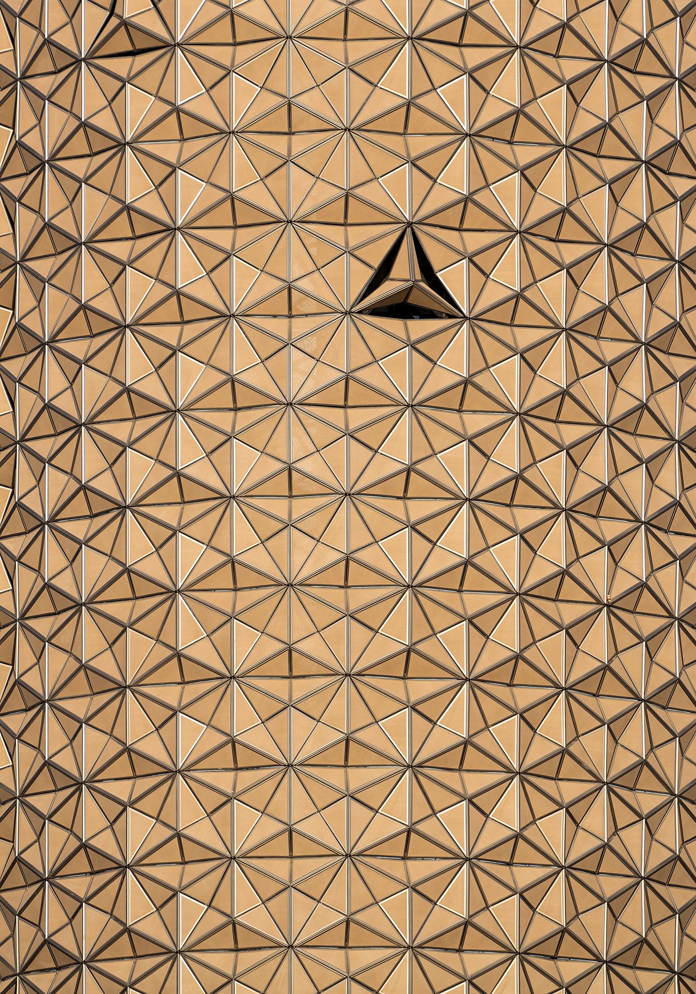 مصور إماراتي في أبوظبي يسعى لتوثيق الهوية المعمارية لبلاده