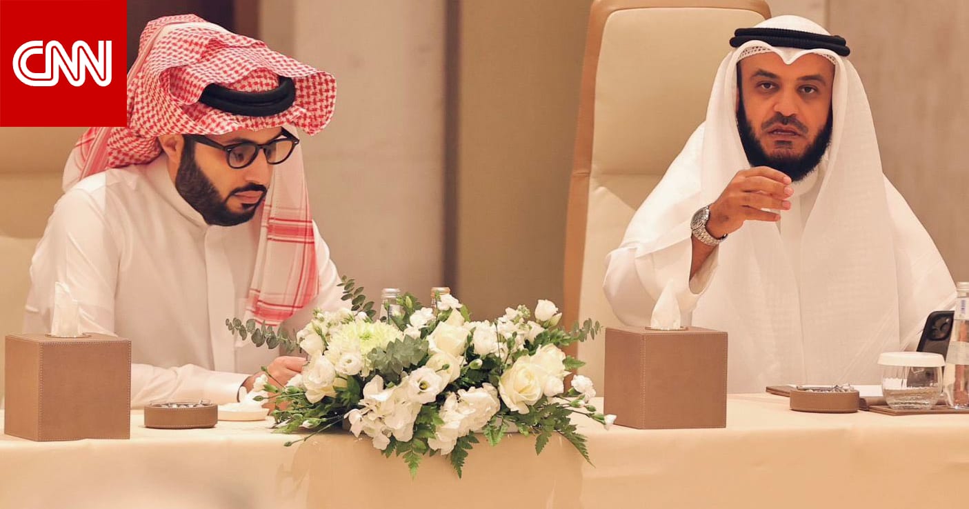 تركي آل الشيخ بجانب مشاري العفاسي بصورة تشعل تكهنات وتوقعات