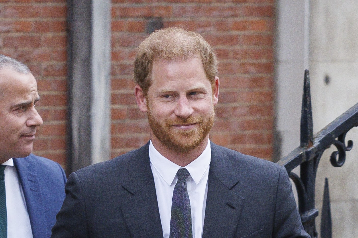 هل ستحضر ميغان زوجة الأمير هاري حفل تتويج الملك تشارلز الثالث؟