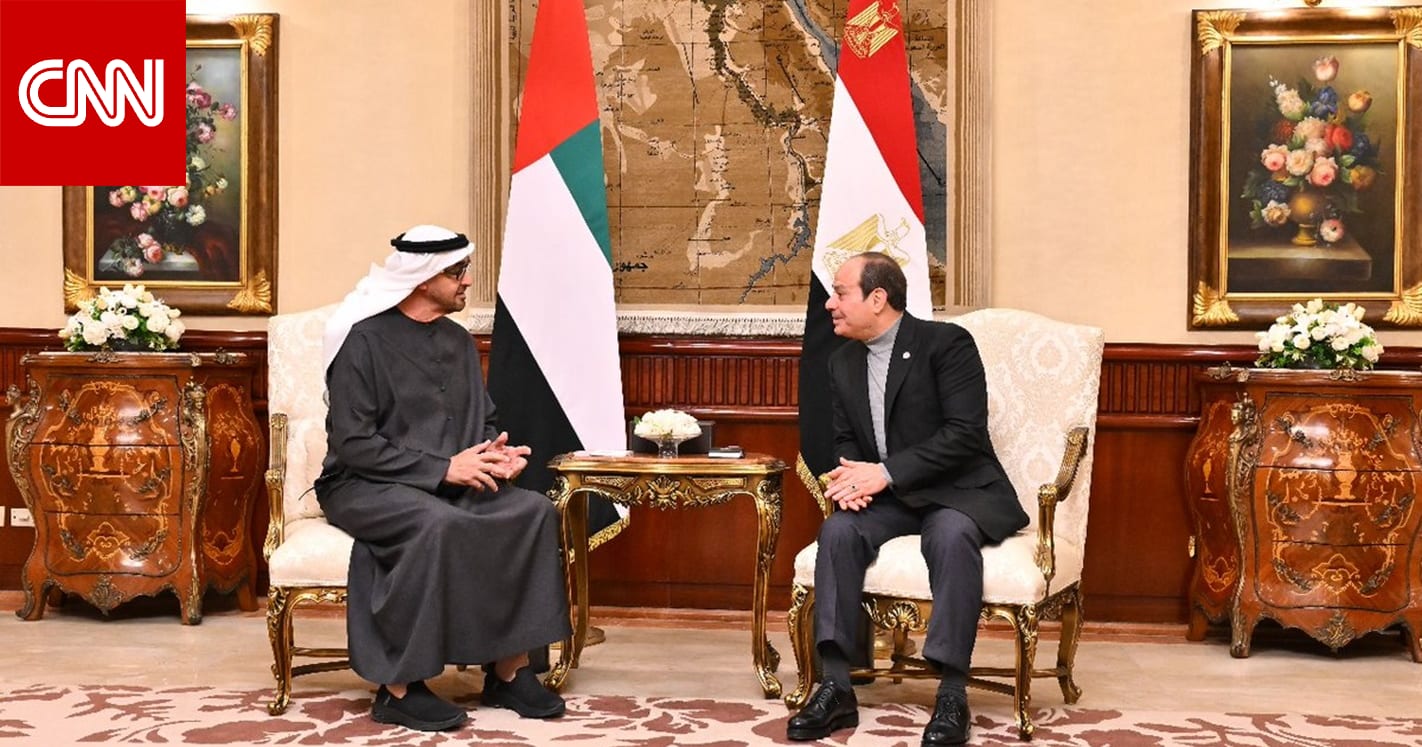 السيسي يصل إلى الإمارات.. ومحمد بن زايد في مقدمة مستقبليه 
