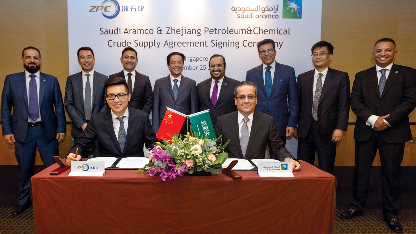 أرامكو السعودية تستعيد صدارة موردي النفط للصين