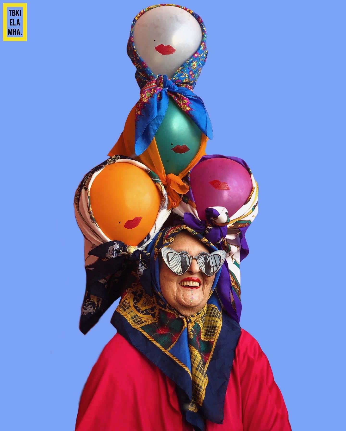 مغربية توثق قوة وجمال الشيخوخة في صور زاهية ومرحة