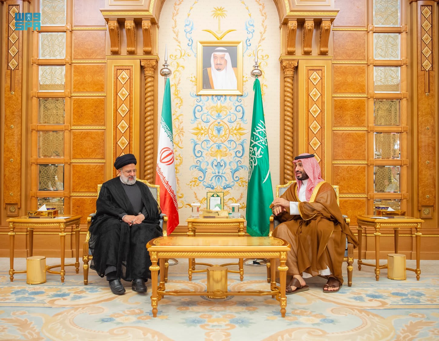 "الأول منذ سنوات".. اجتماع بين محمد بن سلمان والرئيس الإيراني في الرياض