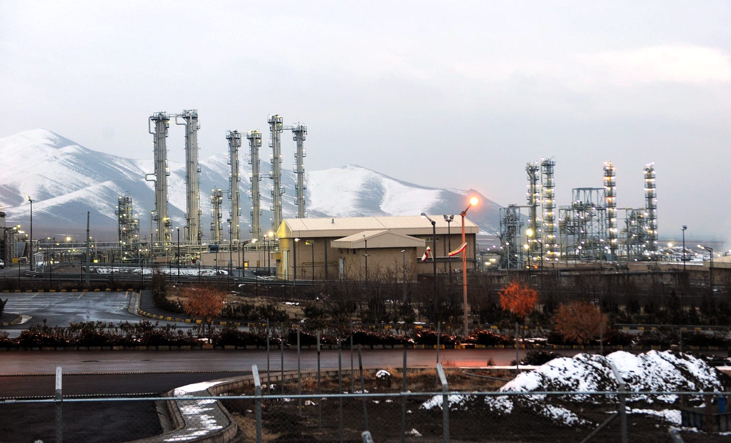 وكالة الطاقة الذرية توثق تجاوز مخزون اليورانيوم المخصب الإيراني 300 كغ