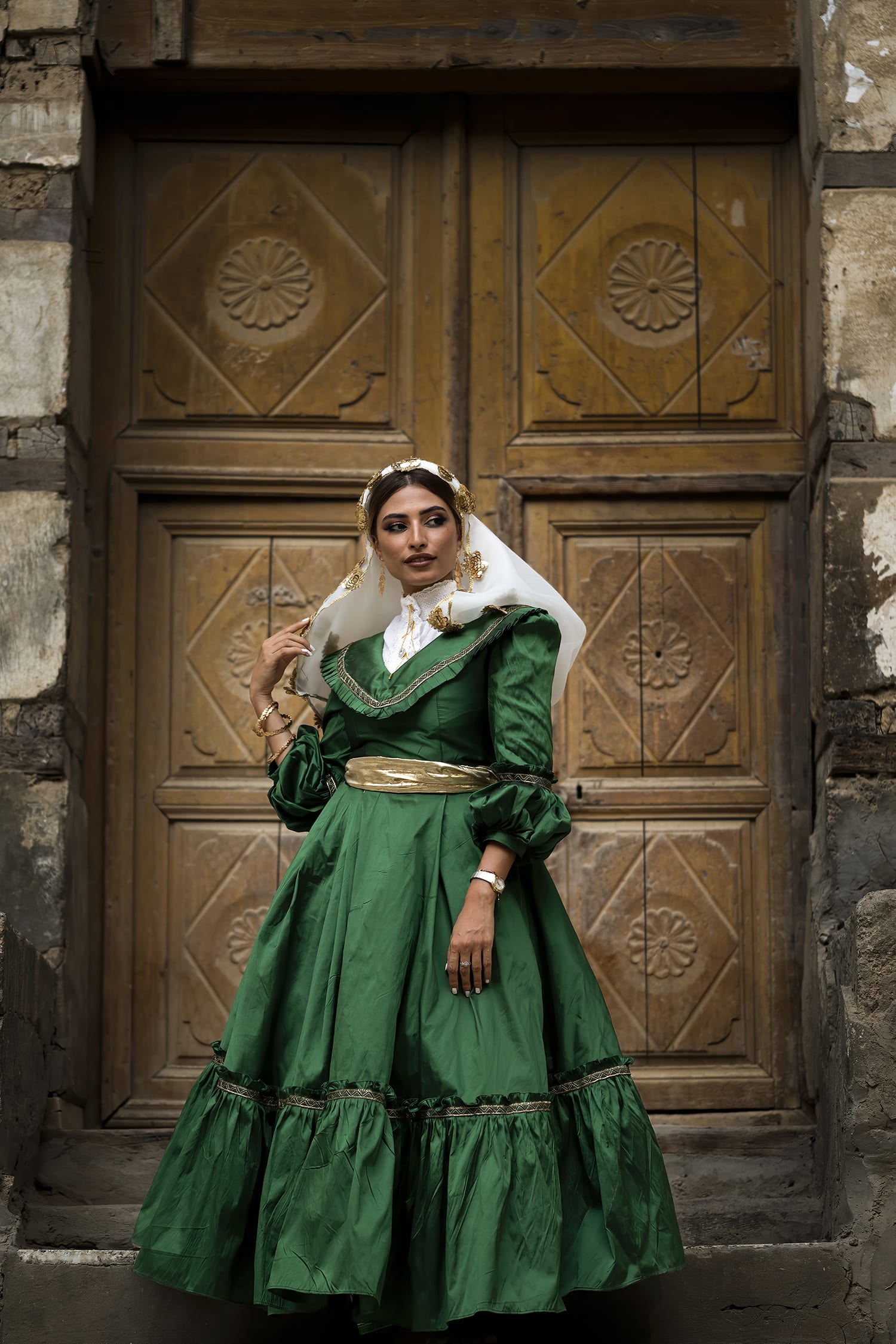 مصور سعودي يرصد أصالة وعراقة الأزياء التقليدية للمرأة السعودية