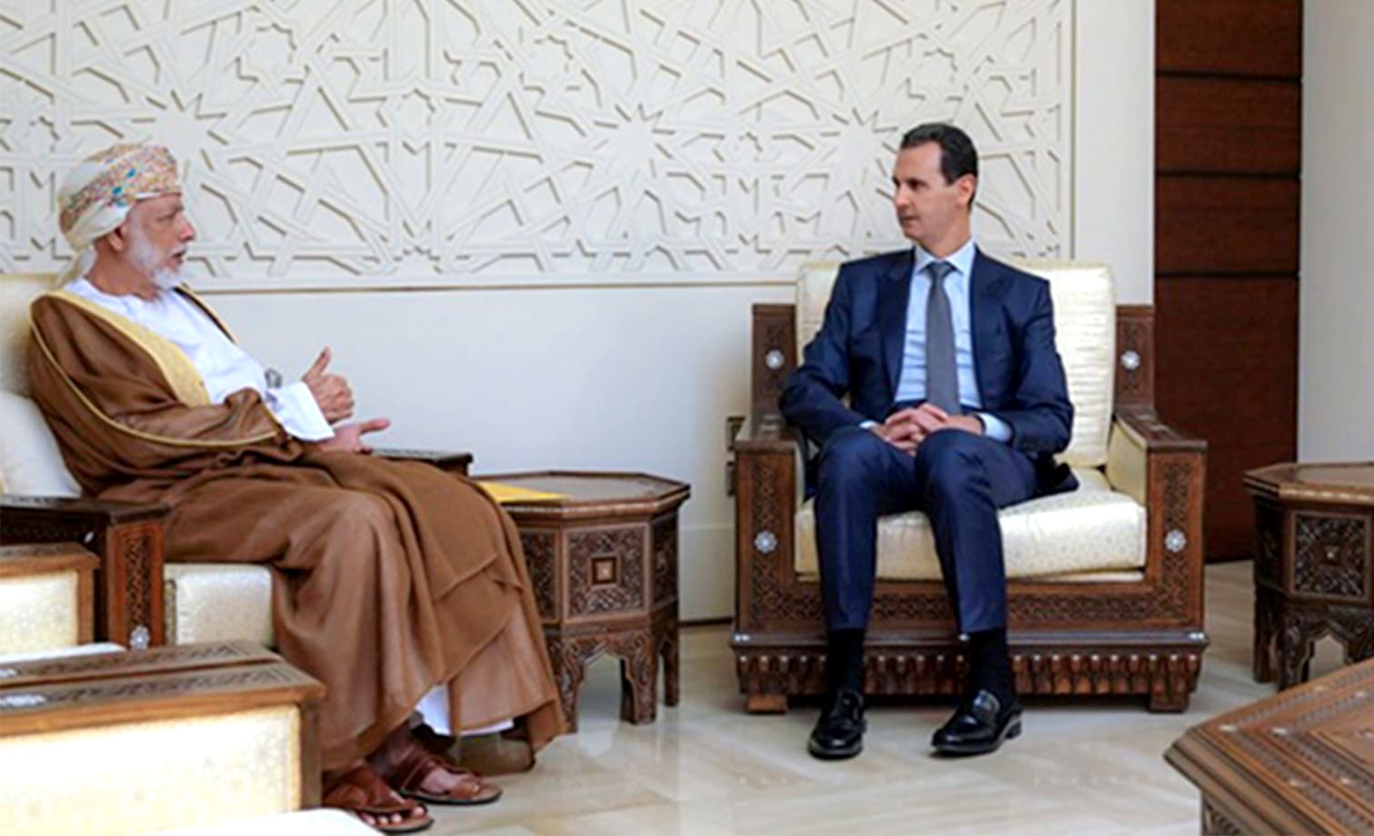 ما القضايا التي طرحها بشار الأسد مع وزير الخارجية العُماني في دمشق؟