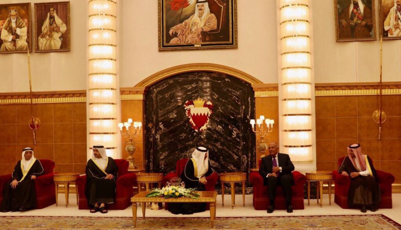ملك البحرين يستقبل وزراء خارجية الدول المقاطعة لقطر.. ويؤكد: قدمنا تضحيات كثيرة في الحرب ضد الإرهاب