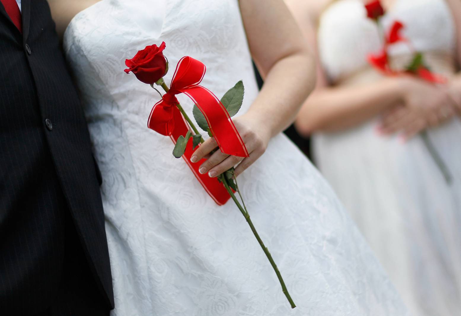 تقرير: الجزائريون والمغاربة والتونسيون أكثر الأجانب زواجا بالفرنسيين