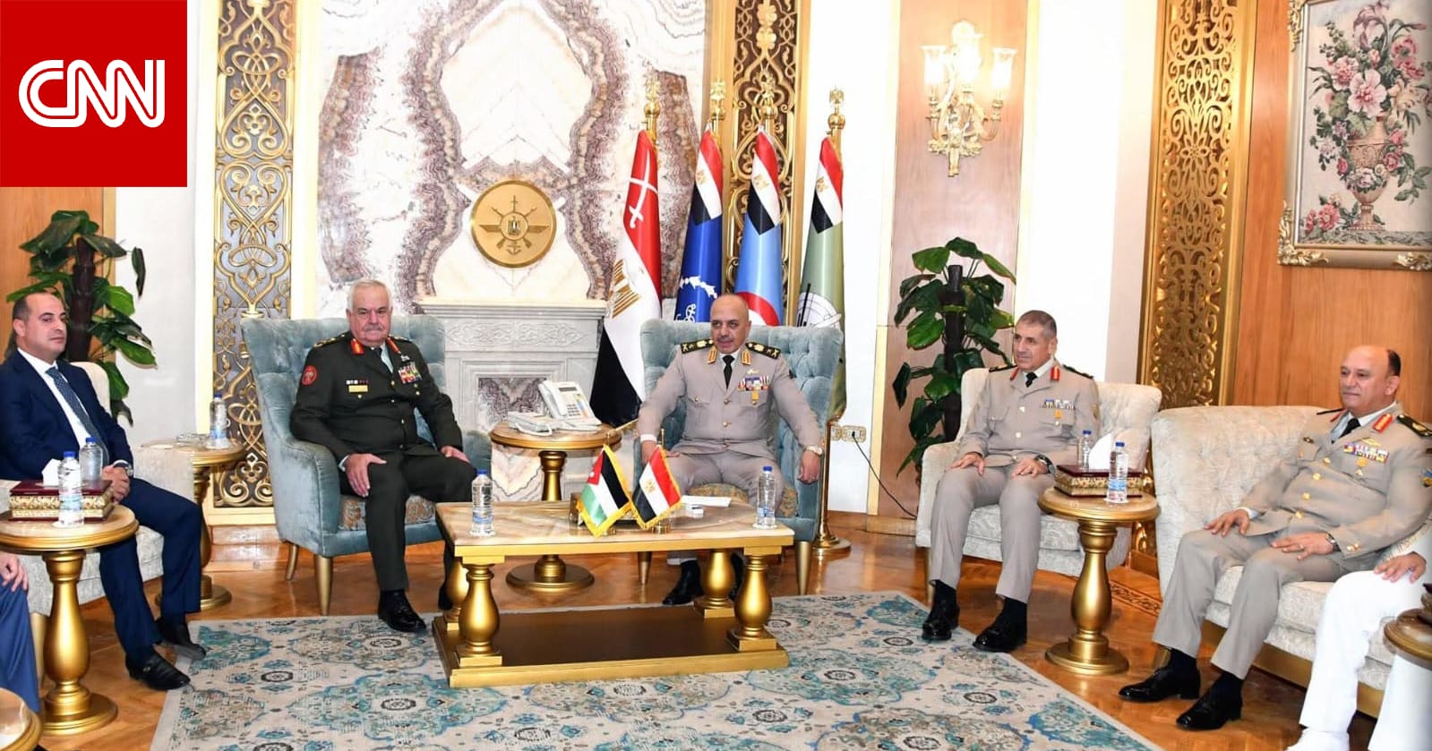 رئيس أركان الجيش الأردني يبحث سبل تعزيز التعاون العسكري مع وزير الدفاع المصري