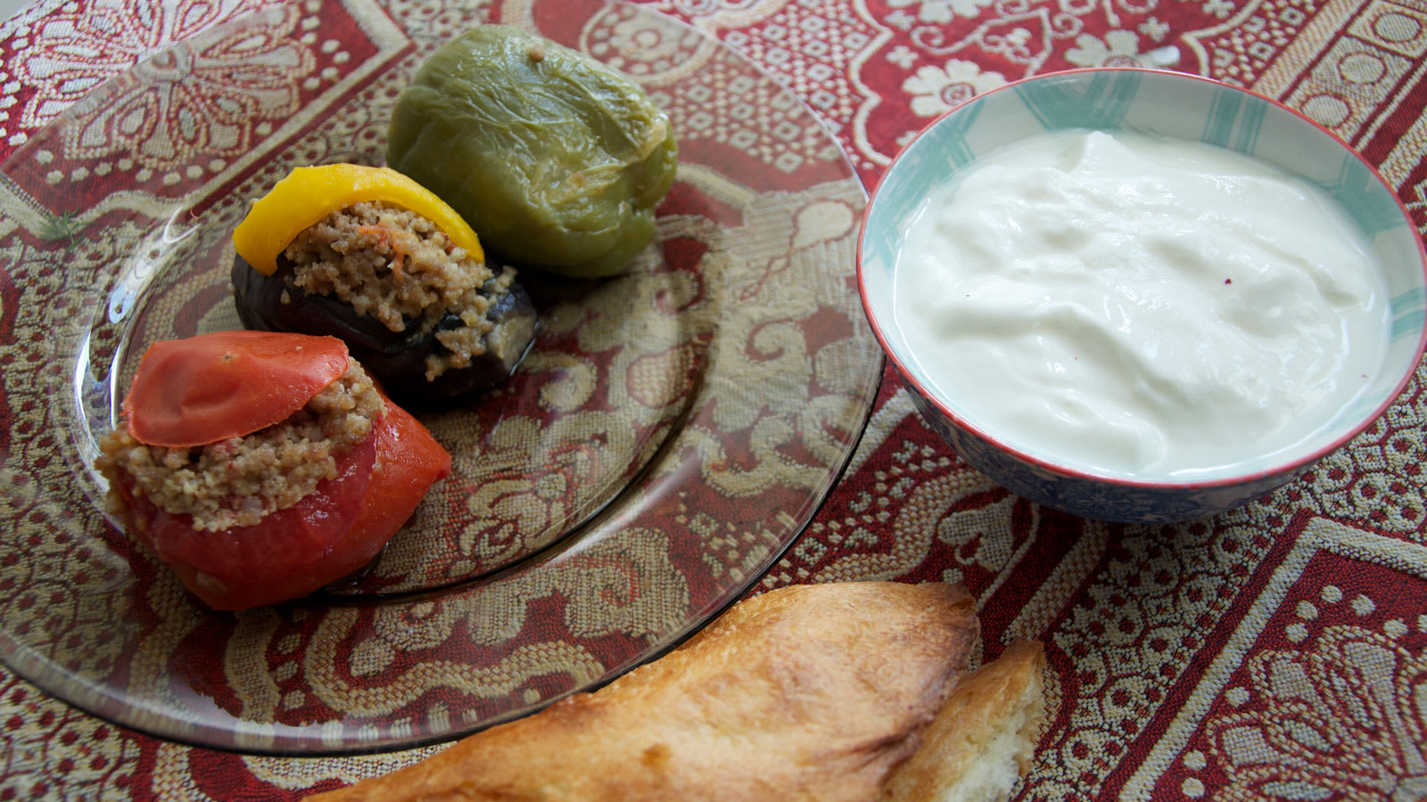 من الكباب اللذيذ إلى ورق العنب.. إليك دليلك إلى المطبخ الأذربيجاني ونكهاته الشرقية