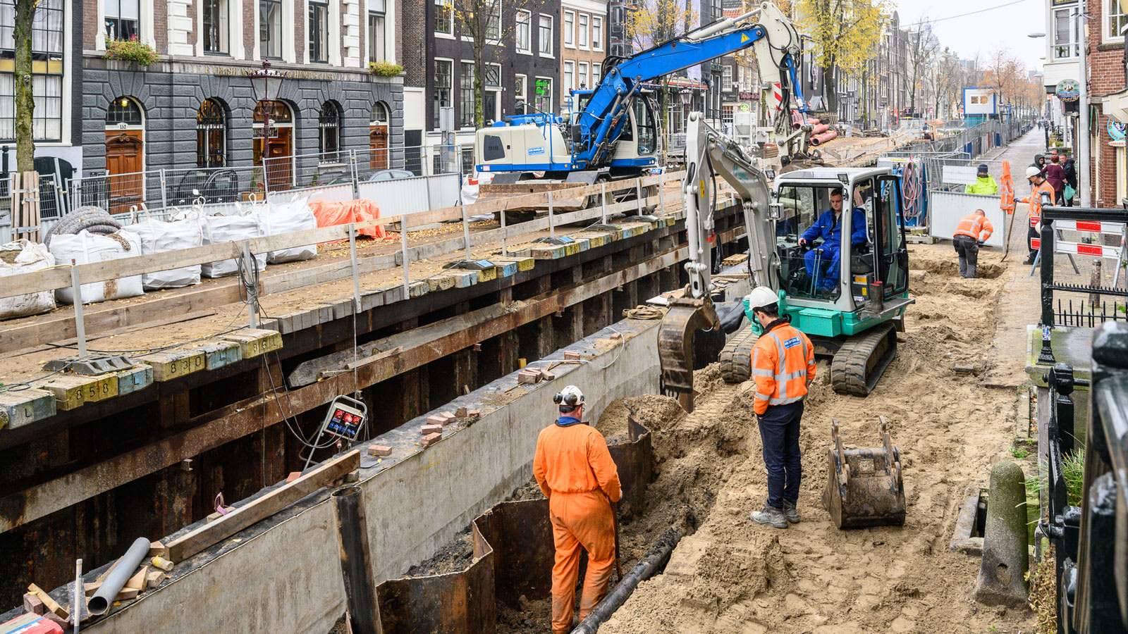 أمستردام على حافة الانهيار..كيف تخطط العاصمة الهولندية لإنقاذ بنيتها التحتية التاريخية؟