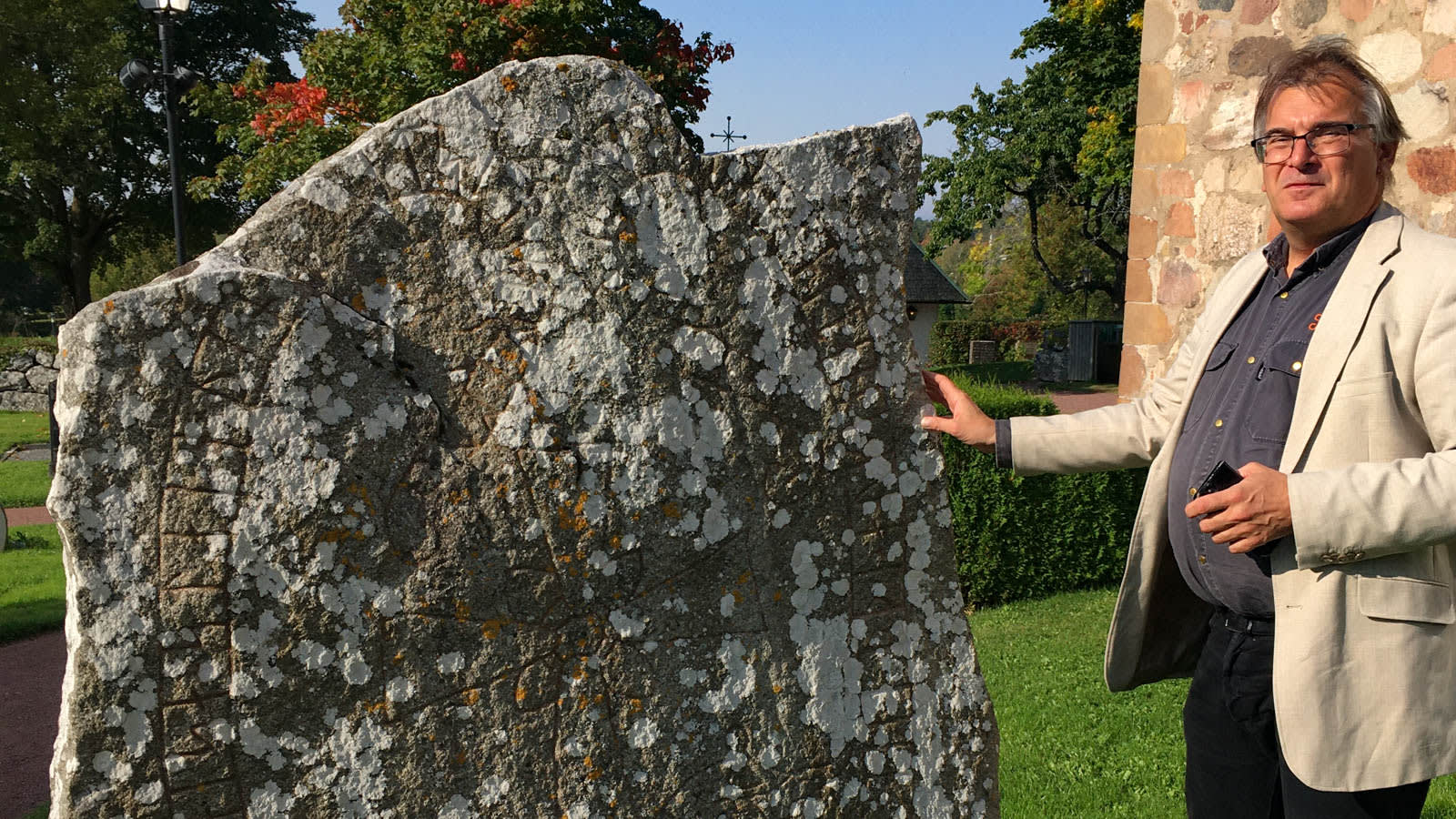 في السويد.. تفتح هذه الكتل الصخرية بوابة إلى حضارة الفايكنج القديمة وأسرارها